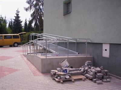 Podjazdy dla inwalidów - zdjęcie nr 9